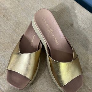 Chinese Laundry gold platforms size 8